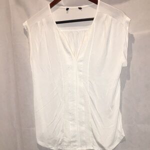 Sleeveless V-neck Top